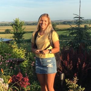 Meet your Posher, Macie